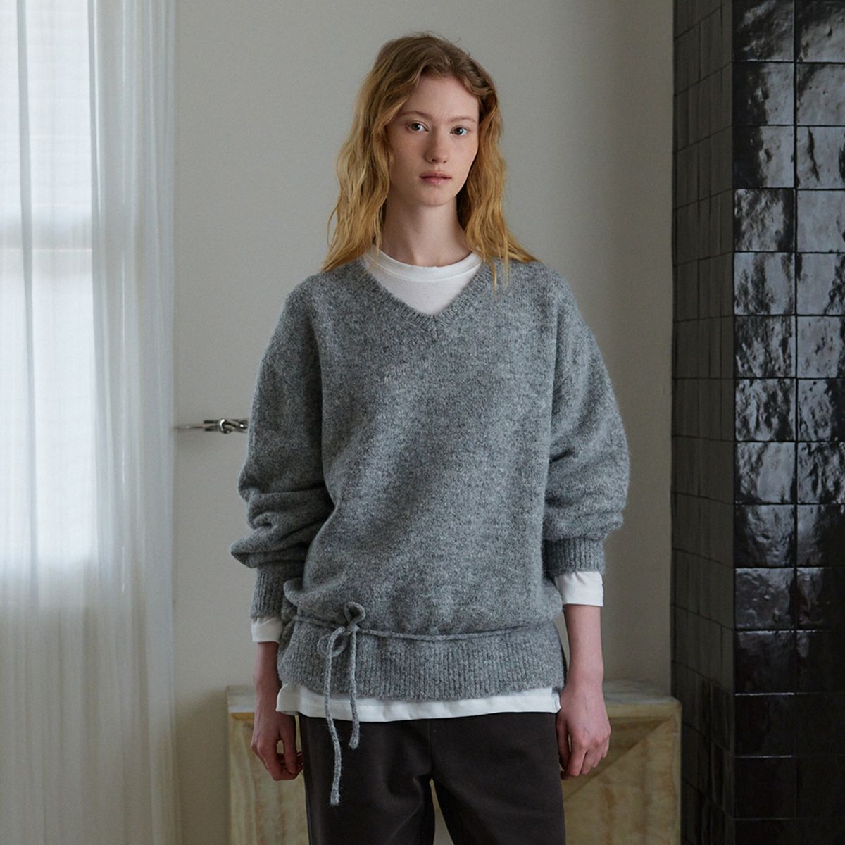 노우드(NOEUD) Woolly V-neck Sweater (Gray)