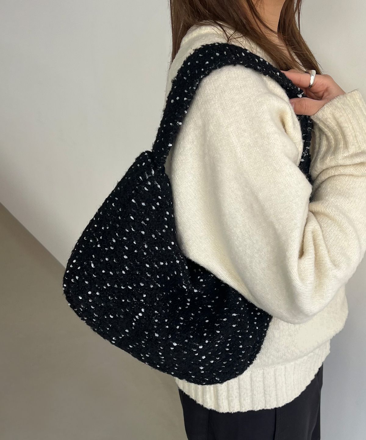 무쿠앤에보니(MUCU AND EBONY) [10/1 예약발송] Boucle Tote Bag _ Black