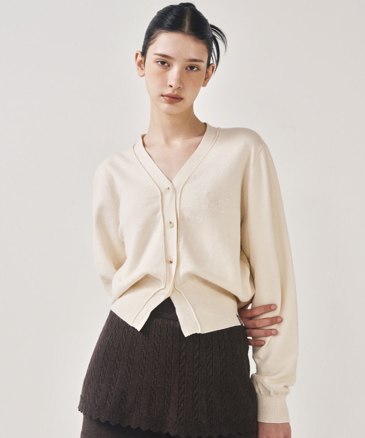 닉앤니콜(NICK&NICOLE) MINI BUTTERFLY SOFT V-CARDIGAN_LIGHT BEIGE