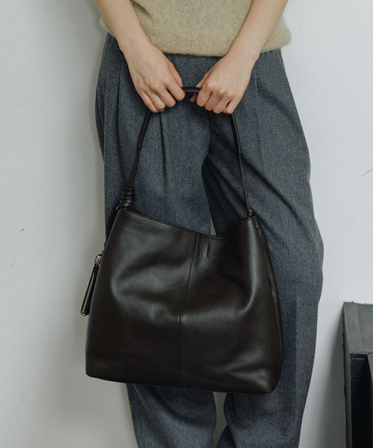 포이베(FOIVE) 폴리아 숄더 FOLIA Shoulder Cocoa