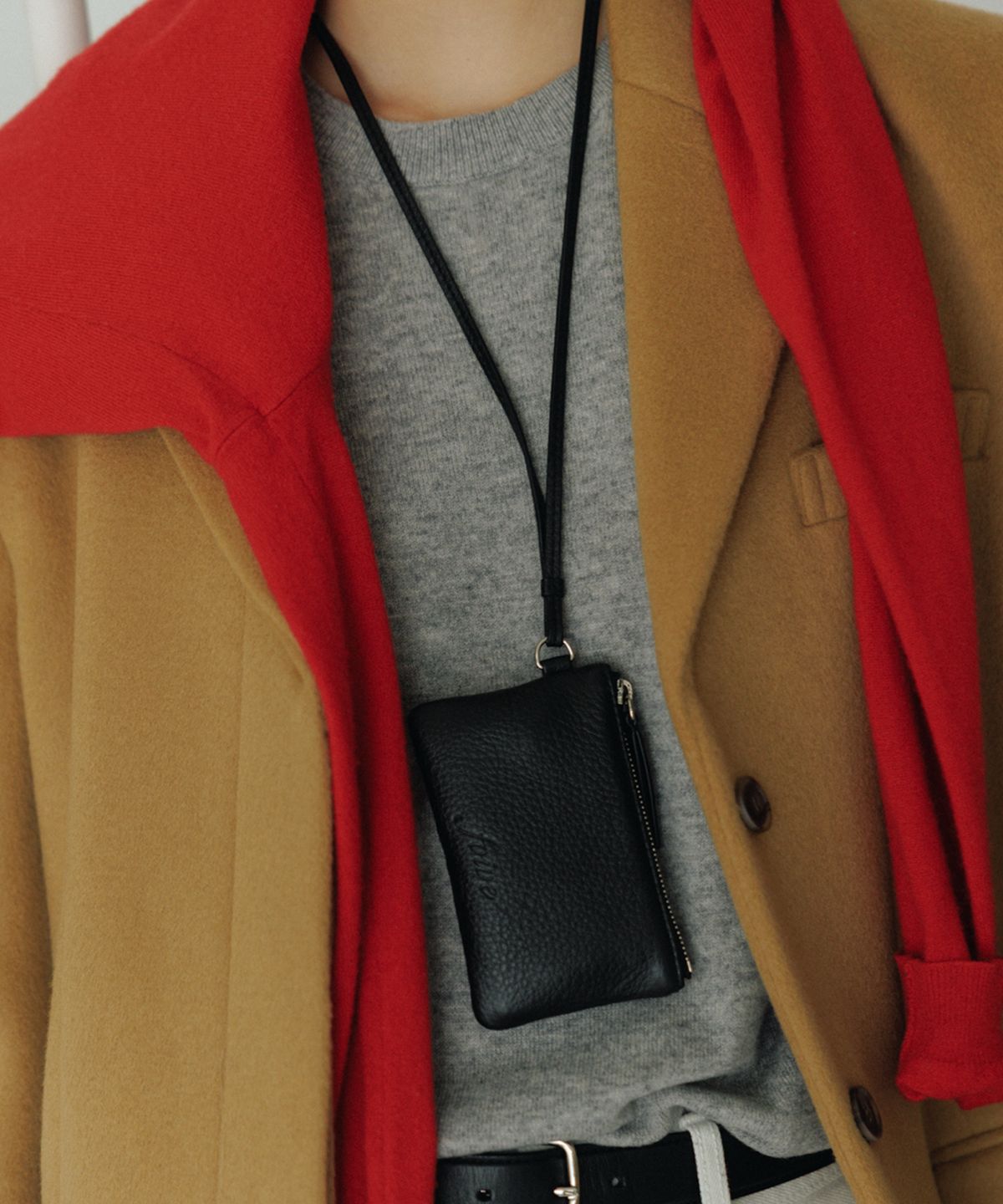 포이베(FOIVE) 페블 목걸이 지갑 PEBBLE Pocket Necklace Wallet Black