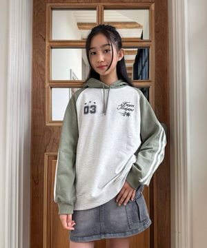 스포티 후드 맨투맨