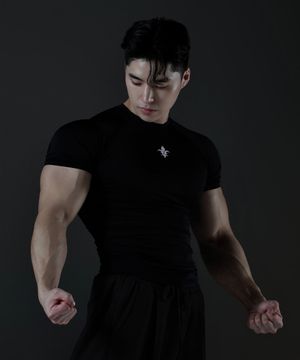 컴프레션 기능성 테크핏 반팔 [블랙]