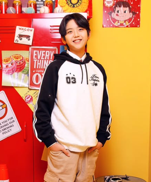 스포티 후드 맨투맨