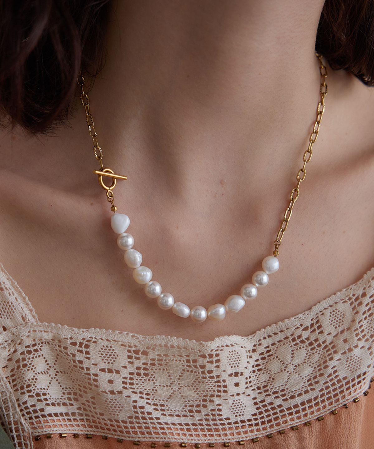 메리모티브(MERRYMOTIVE) Mix pearl and gold chain necklace