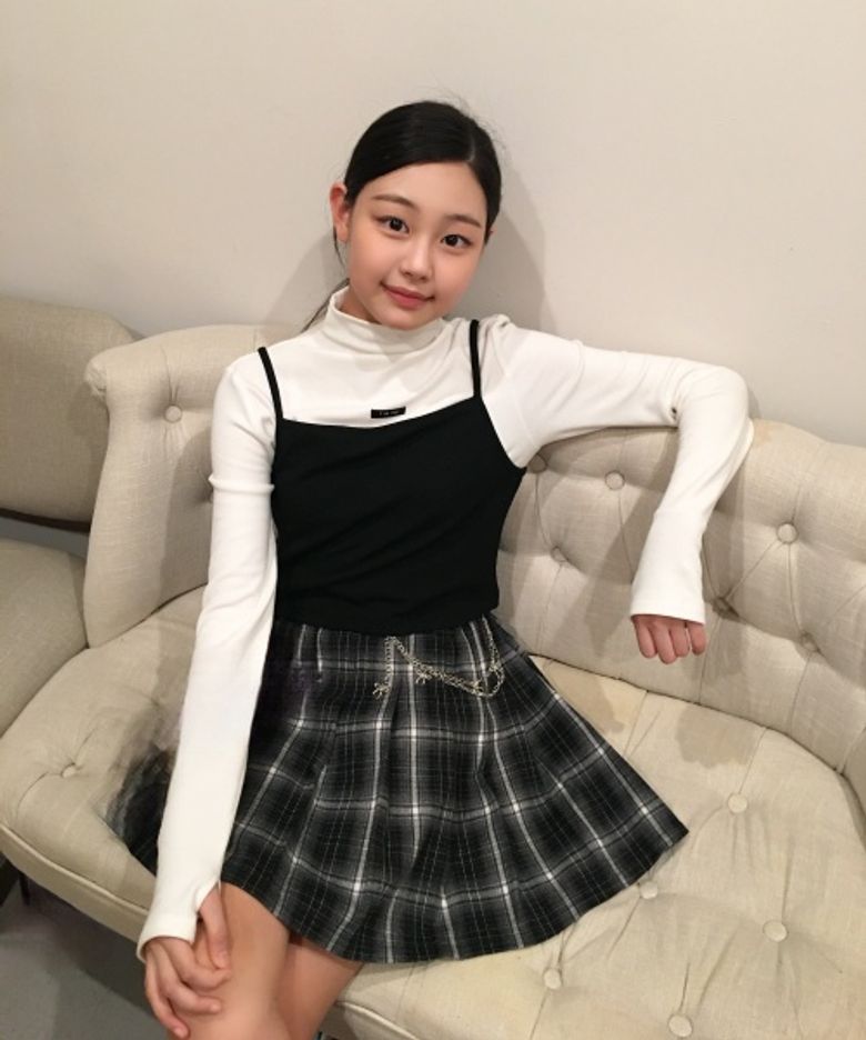 레이어드 반넥 티셔츠