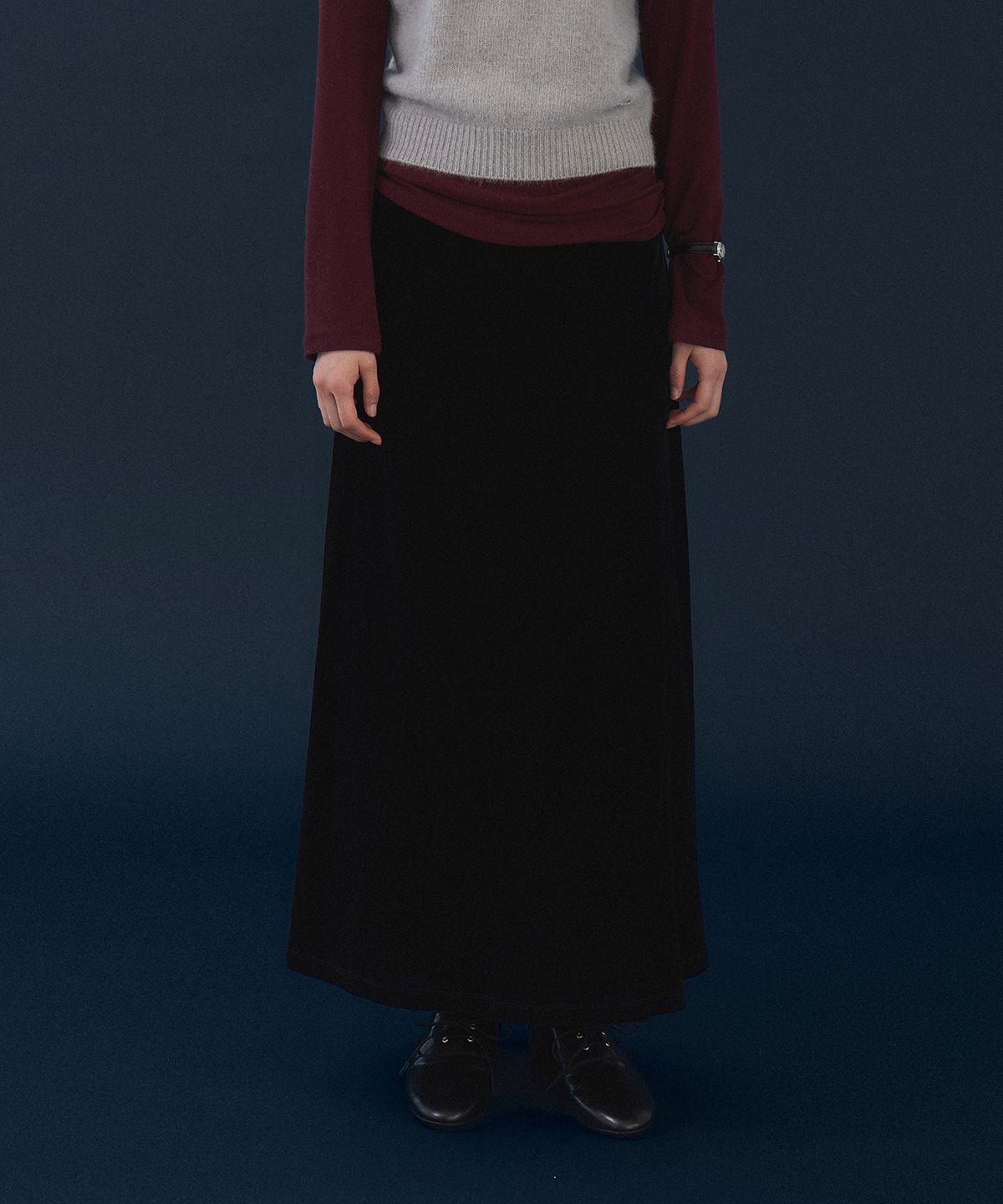 호와스(HOWUS) VELVET LONG SKIRT (BLACK)