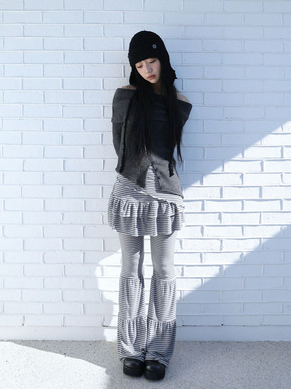 어글리쉐도우(UGLYSHADOW) 캉캉 스트라이프 스커트 팬츠(그레이)