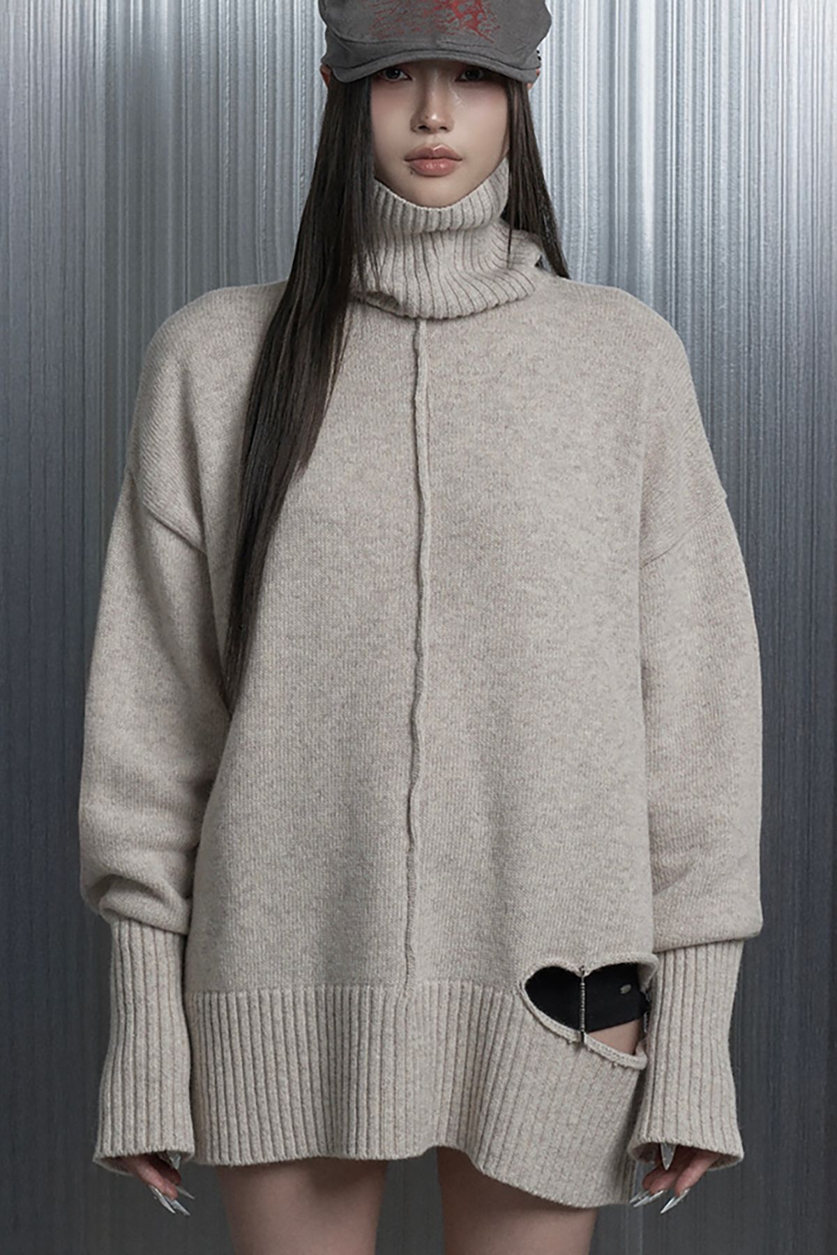 에트오소메(ETRE AU SOMMET) Soft Rib Cut Out Pin Point Turtleneck Knit (Beige)