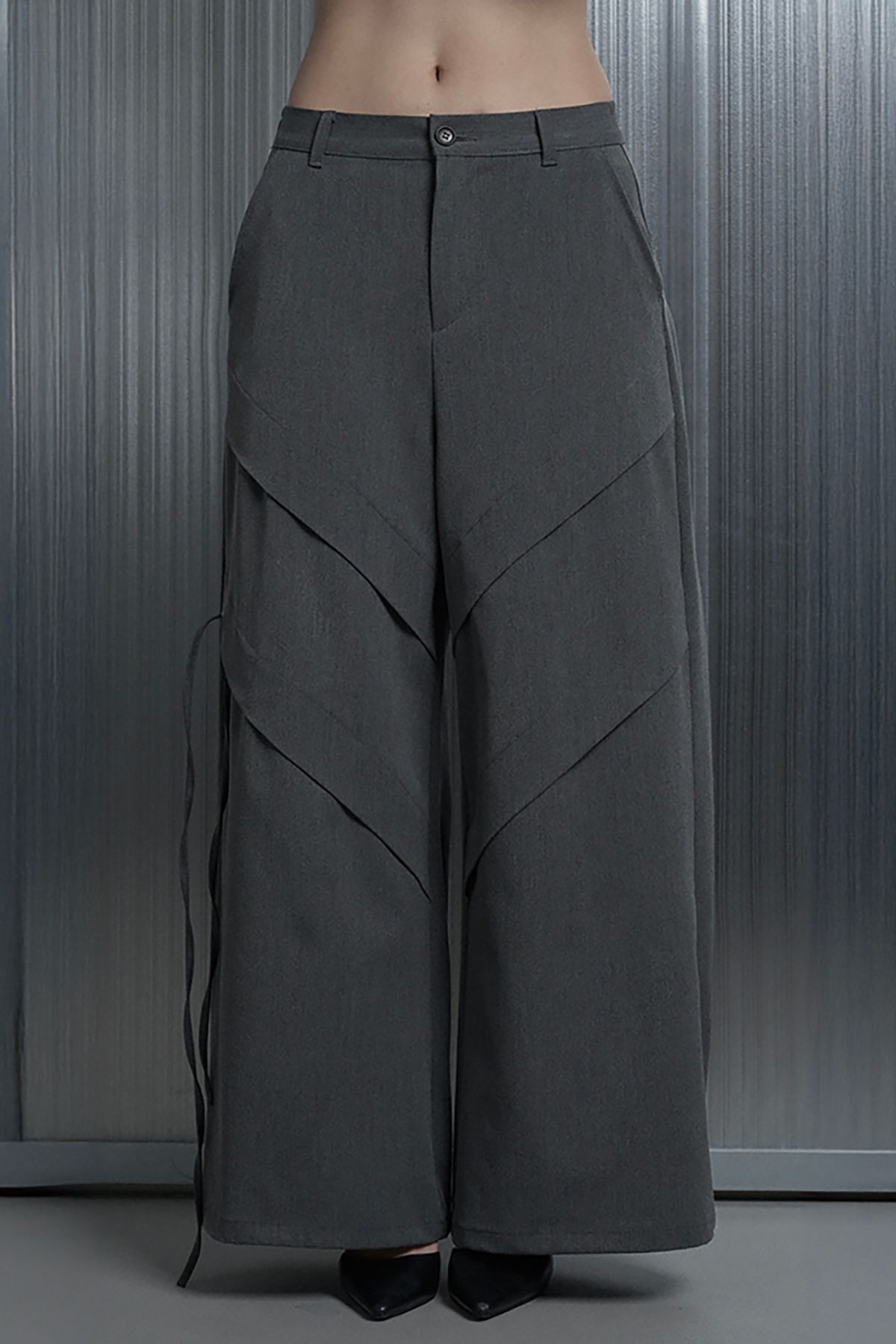 에트오소메(ETRE AU SOMMET) 3pintuck Back Split Line Wide Slacks Pants (Charcoal)