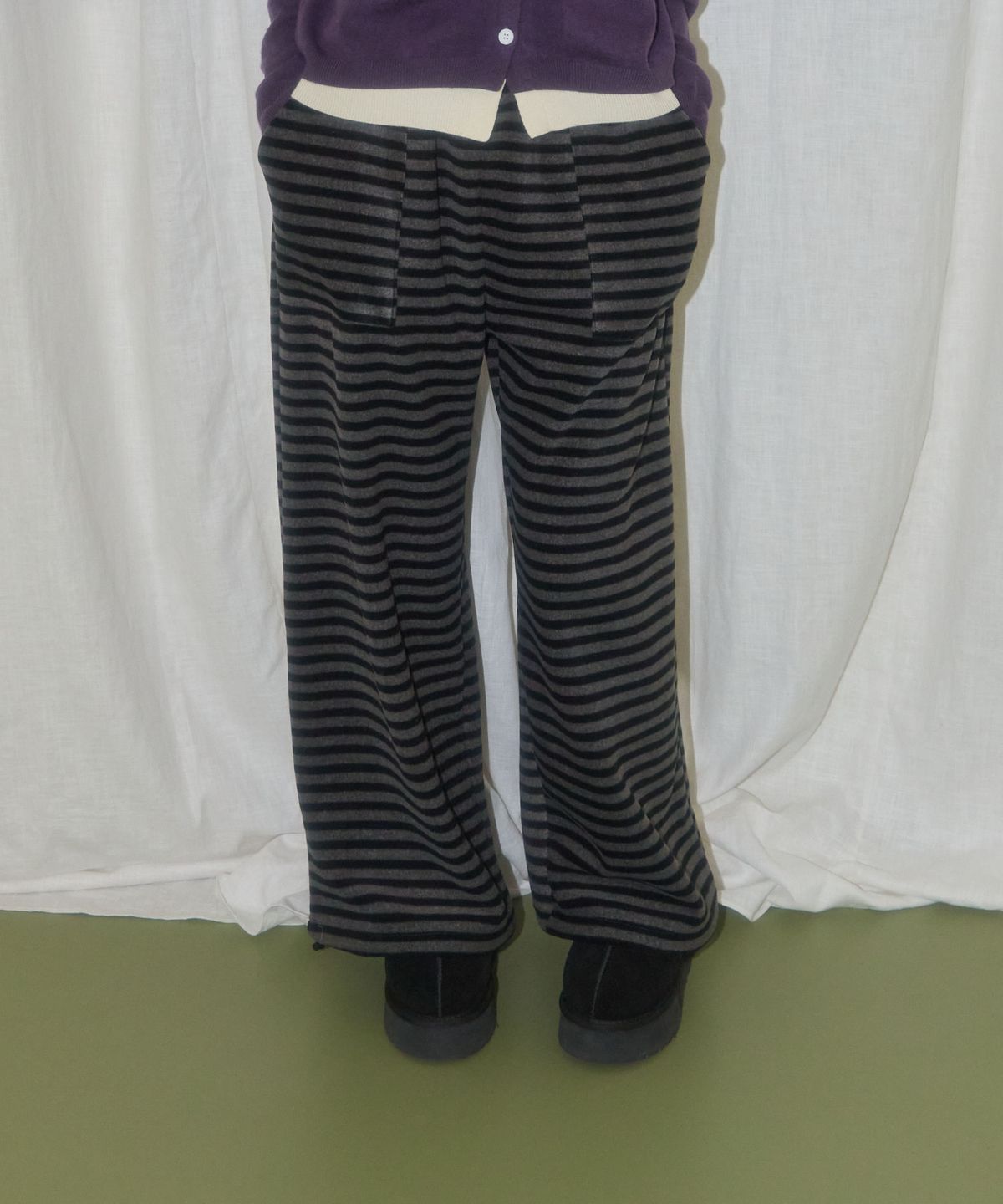 레터리(LETERIE) FLEECE STRIPE PANTS_GREY