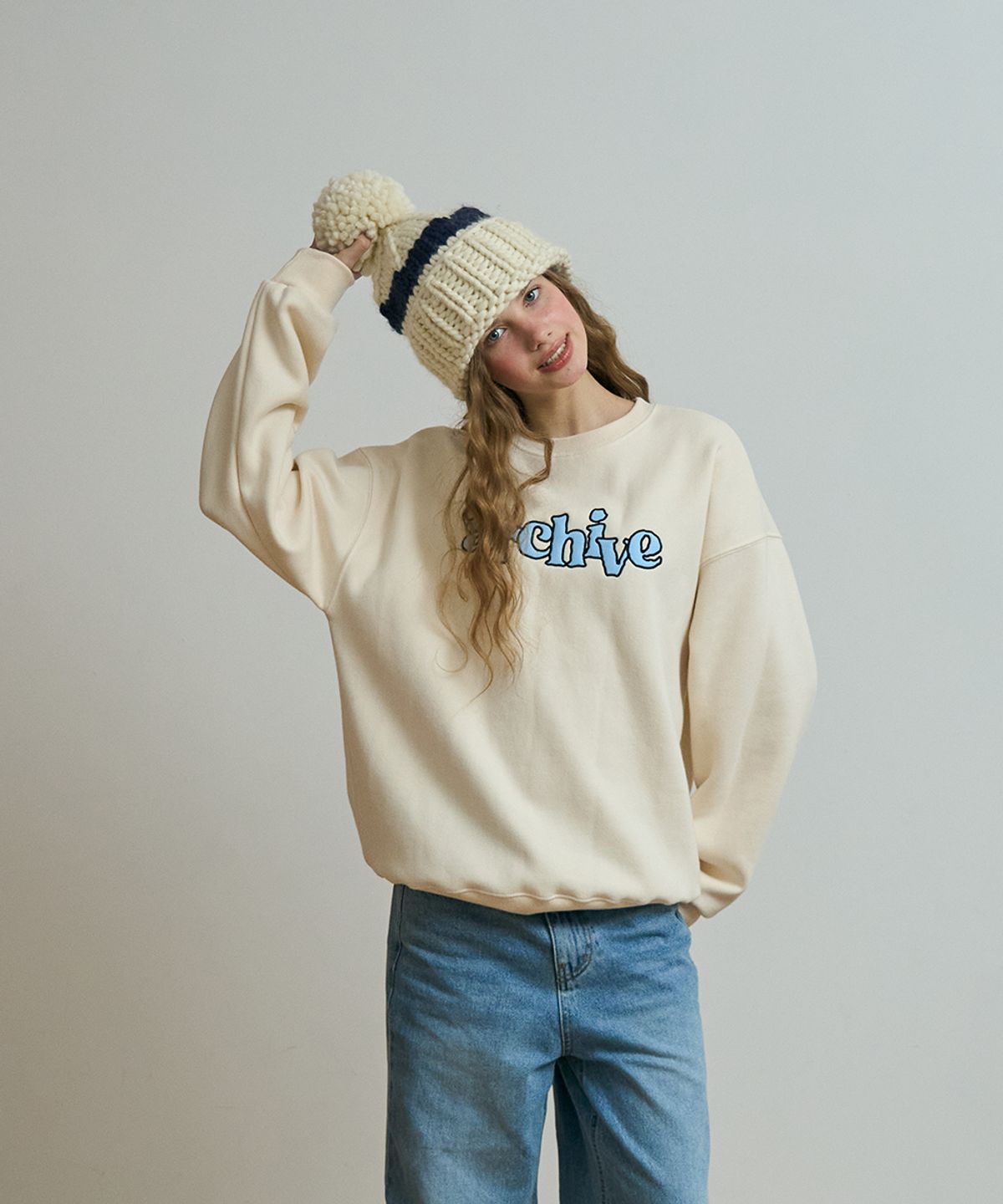 어패럴아카이브(APPAREL ARCHIVE) Haze patch sweatshirt - Cream