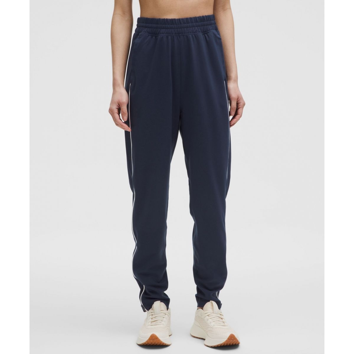 룰루레몬(LULULEMON) Everlux 하이라이즈 집 레그 트랙 팬츠 *아시아 핏