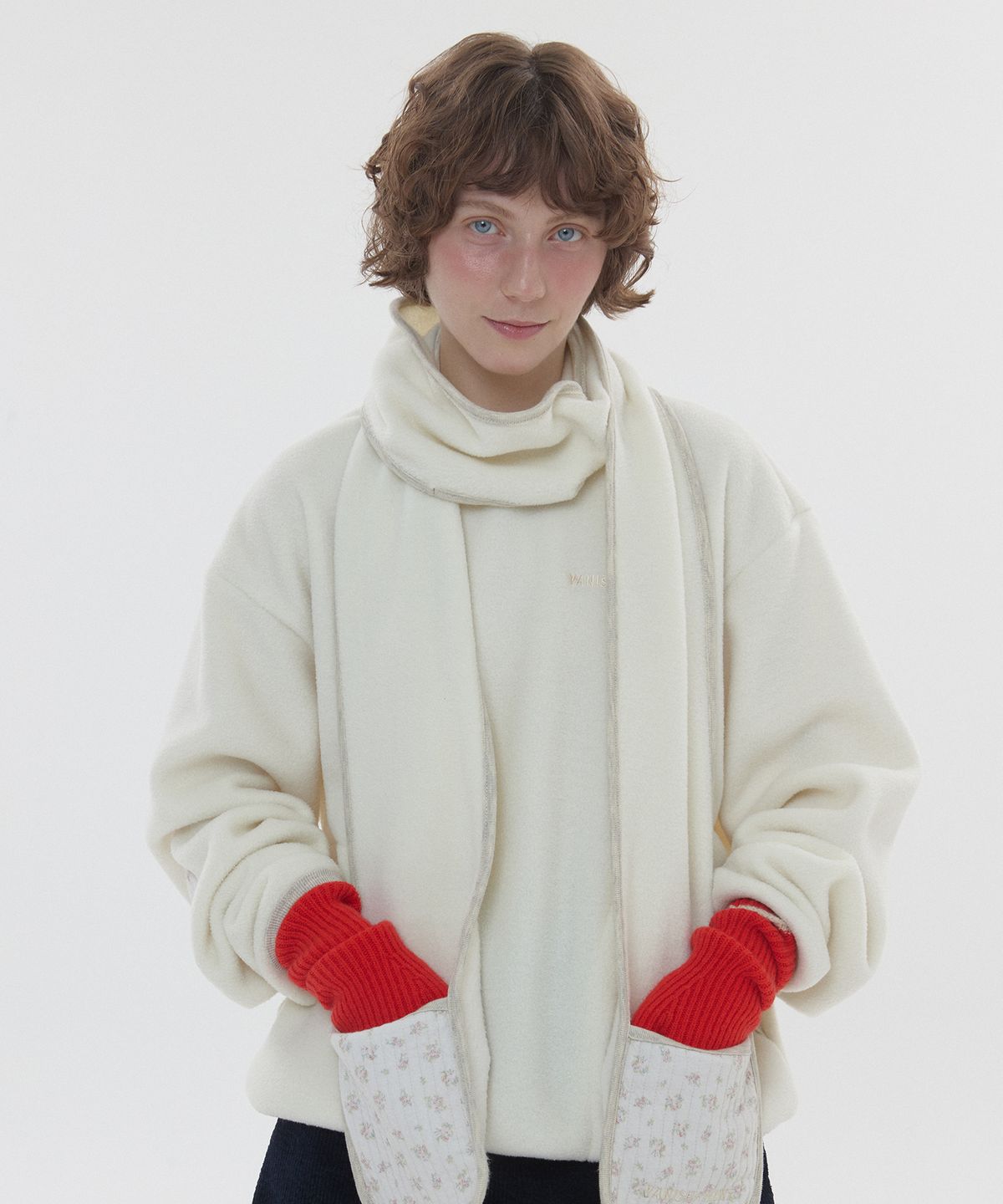 바니쉬먼트(VANISHMENT) Flower fleece mtm_ivory
