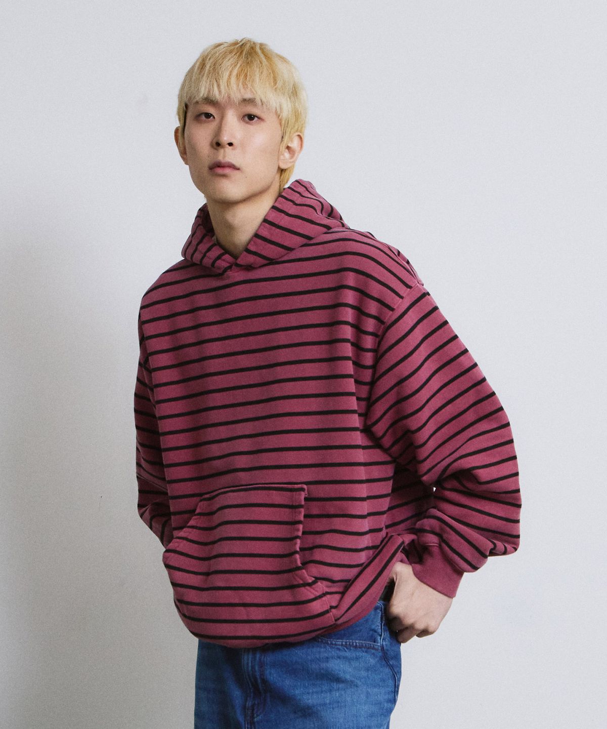 에이던엠(ADERNM) PIGMENT DAILY STRIPE HOODIE (BURGUNDY)