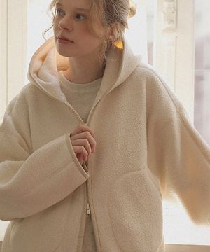 커버스티치 보아 후드 점퍼