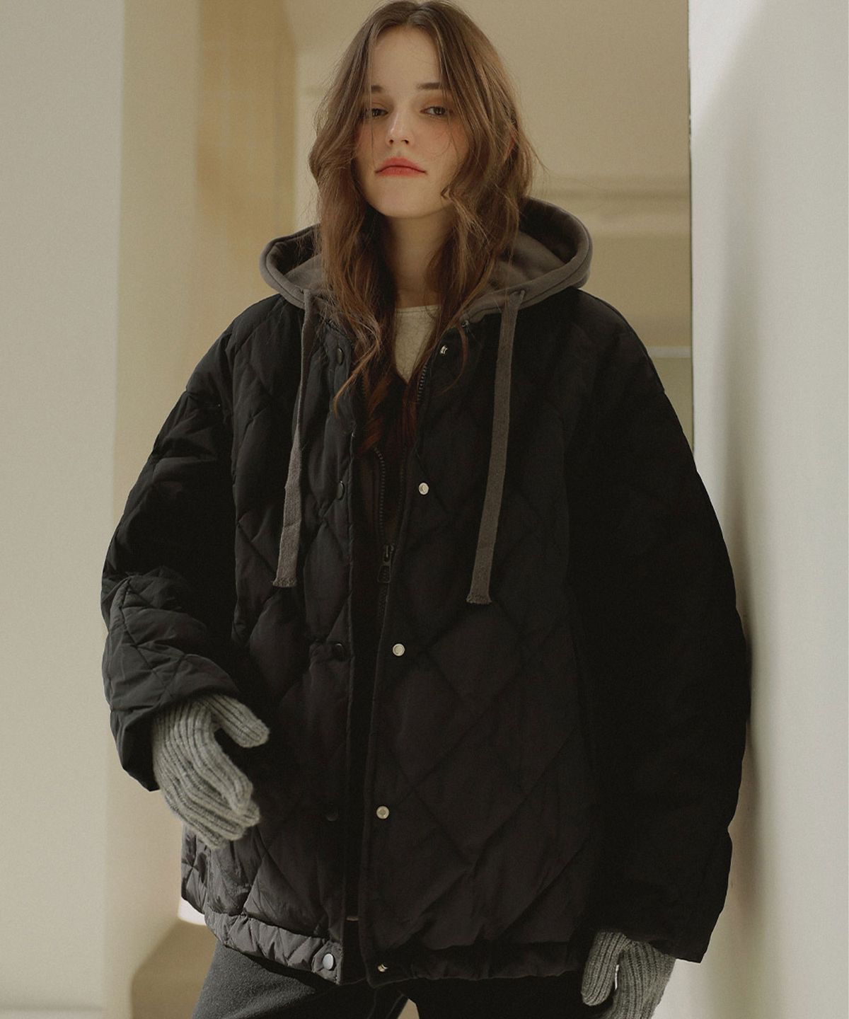 룸페커(ROOMPACKER) 후드 레이어드 누빔 패딩_black