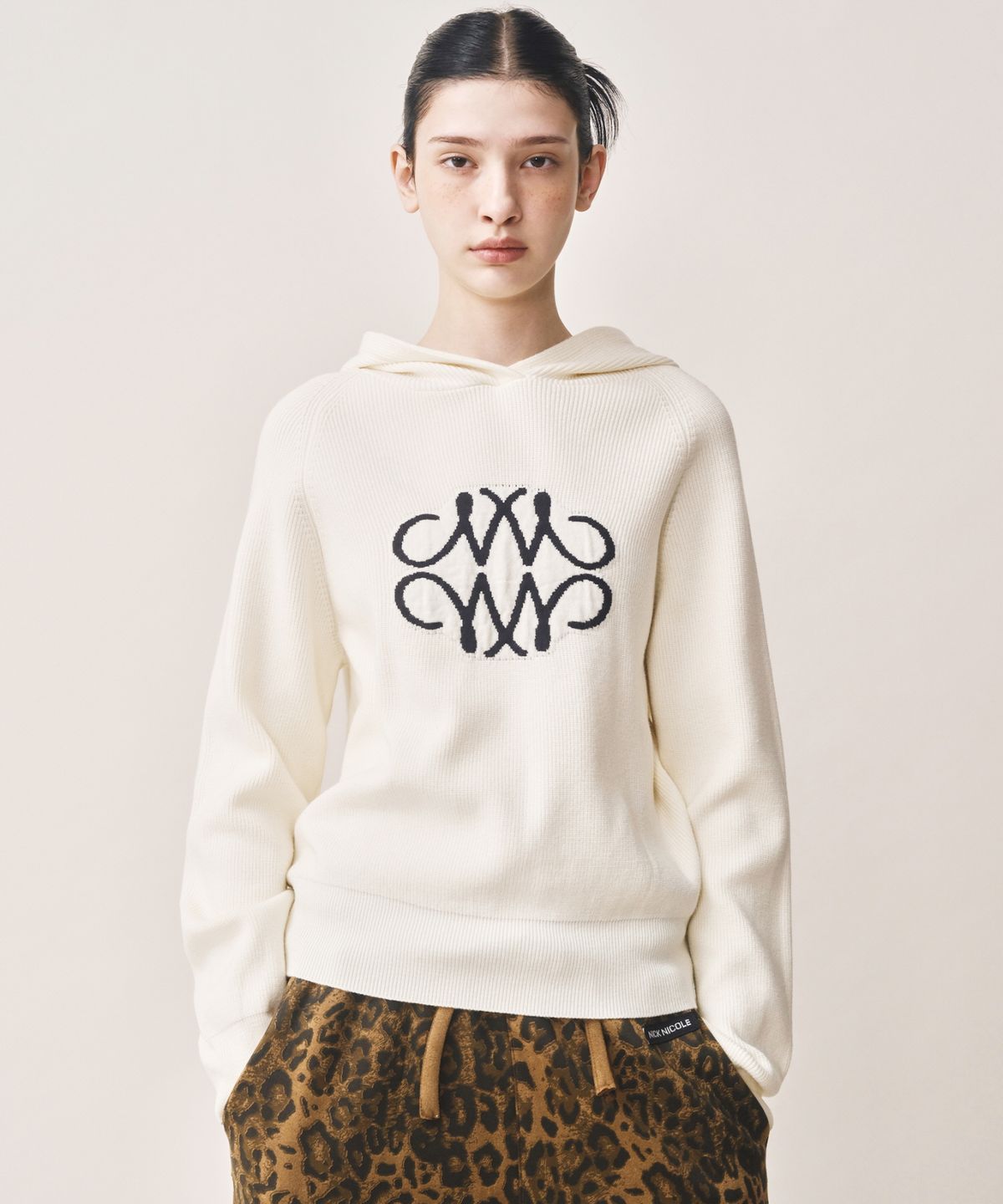 닉앤니콜(NICK&NICOLE) SOFT SYMBOL TEXTURE HOODED KNIT_IVORY