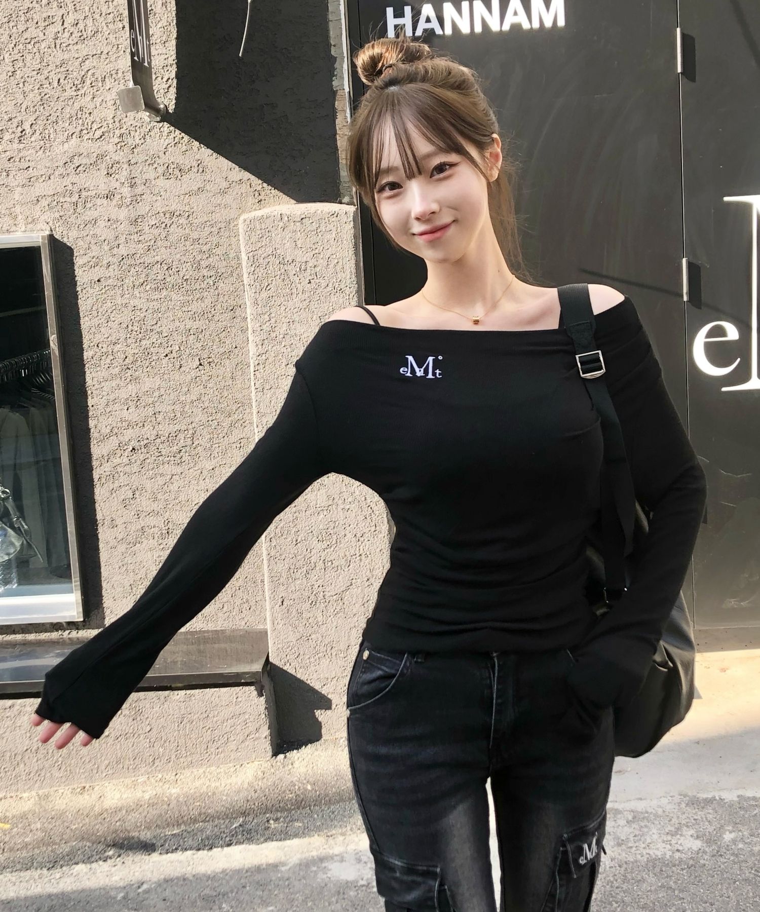 Babylclub ブラック オフショルダー Tシャツ 【公式通販】