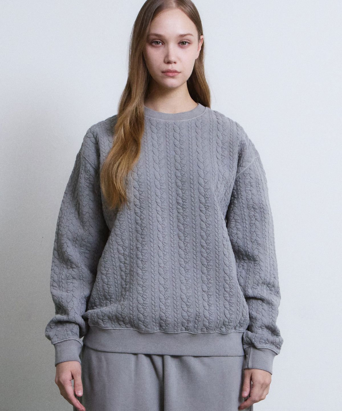 에이던엠(ADERNM) GRANMA CABLE SWEATSHIRTS (GRAY)