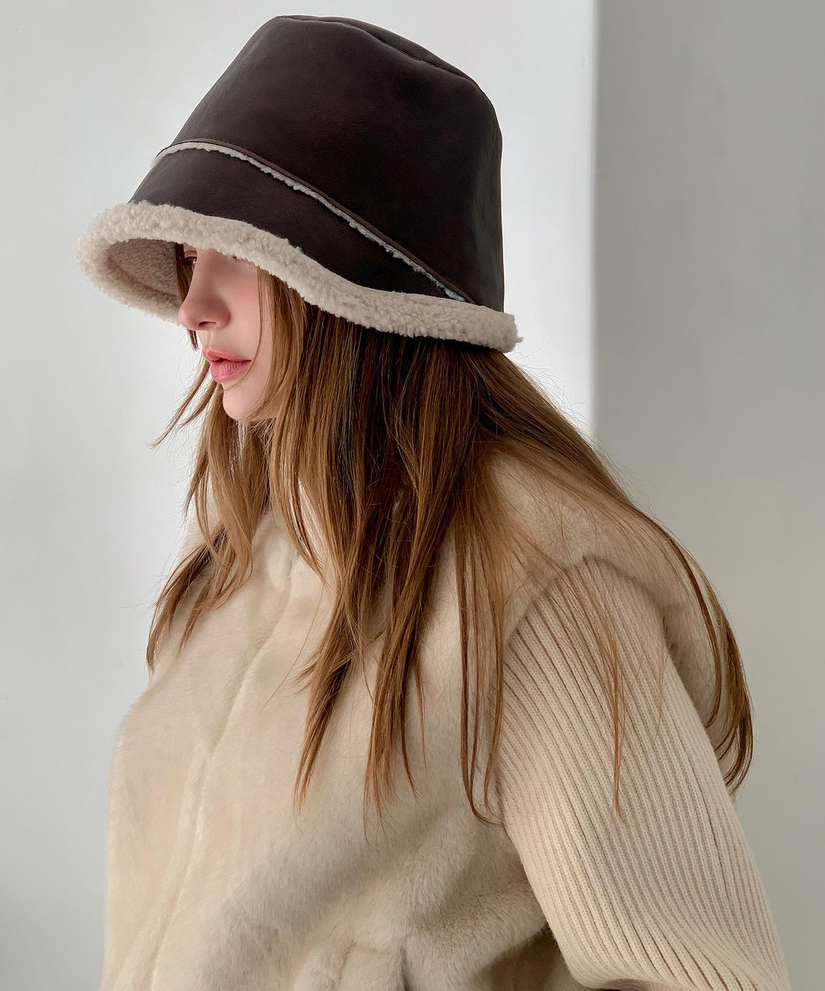 바스카라(VASCARA) Faux Leather Bucket Hat (2colors)