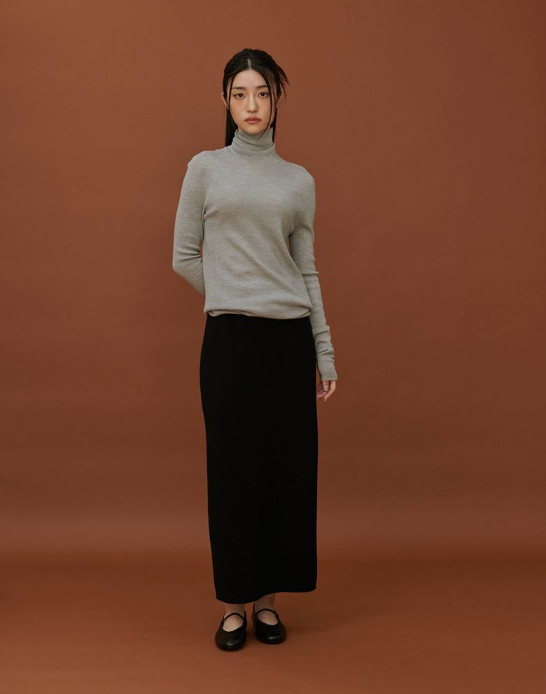Back Slit H-Line Knit Skirt_BLACK