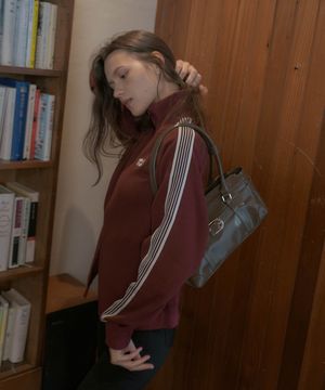 그레타 벨티드 백 머드