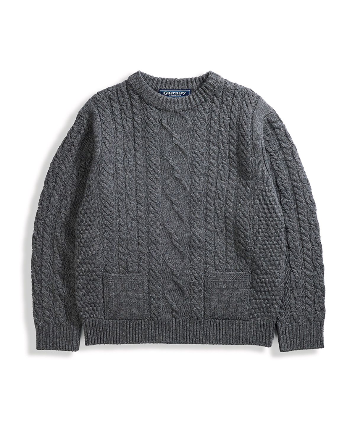 건지 울른스(Guernsey Woollens) 셔틀랜드울 아란 포켓 스웨터 - 그레이