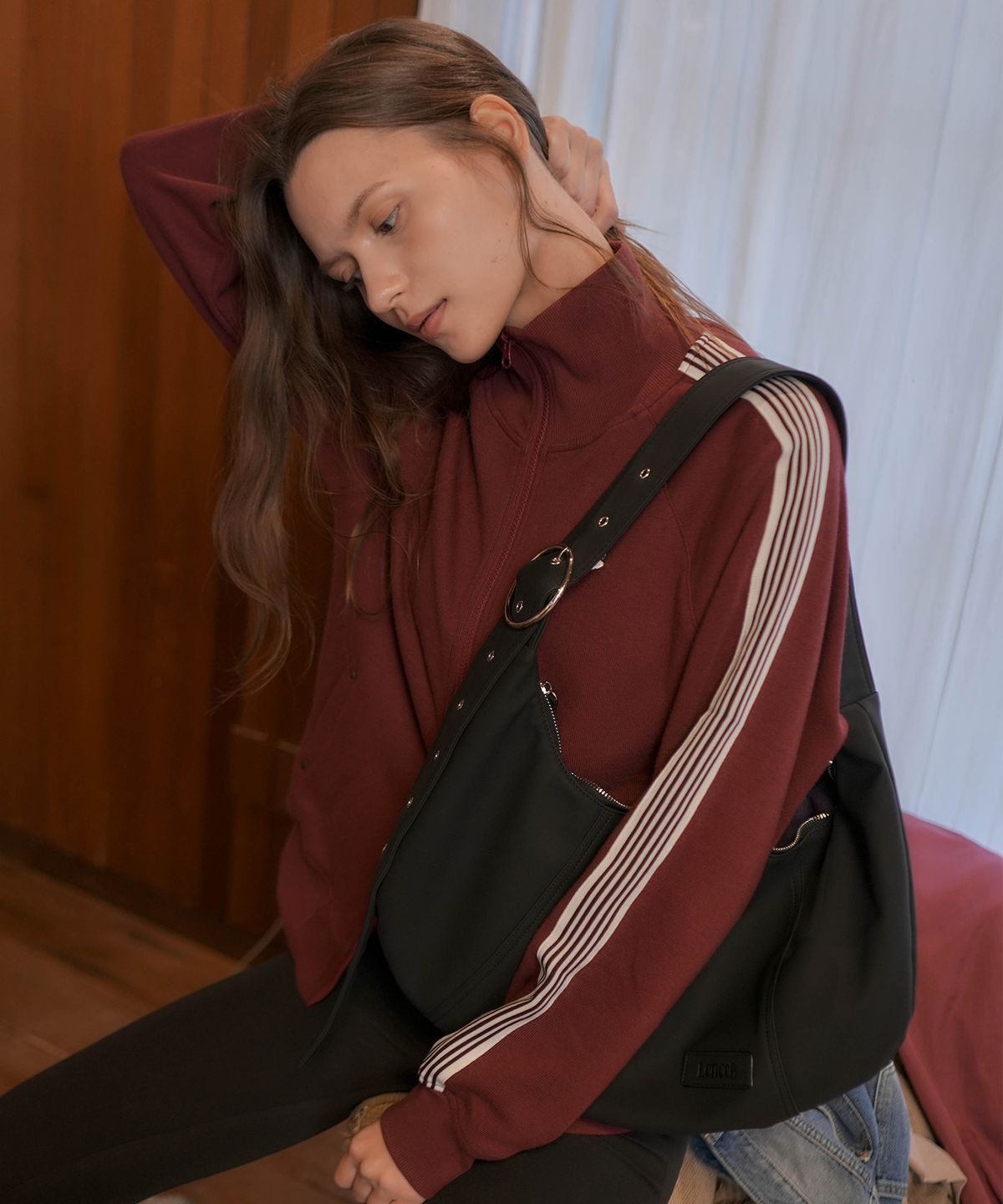 레니비(LeneeB) 벨린 크로스 백 빈티지 블랙