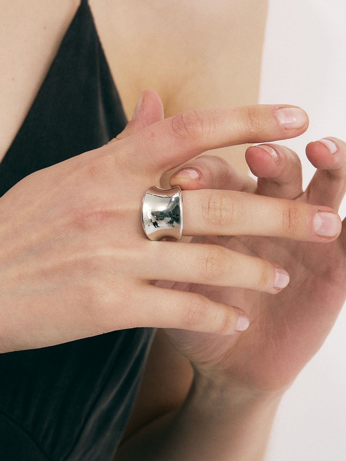 소수(SOSOO) Wide Bold Ring
