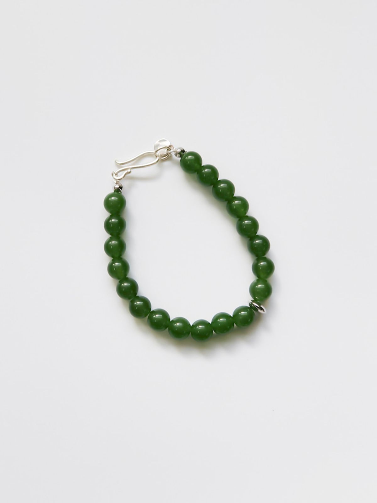 소수(SOSOO) Green Jade 8mm Silver Point Bracelet