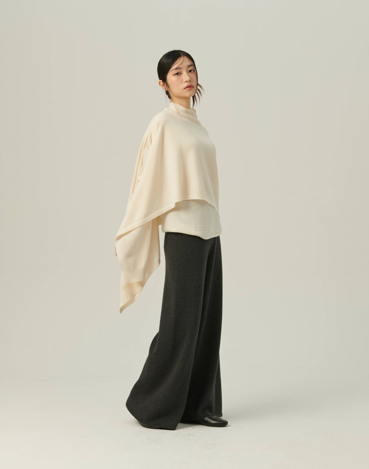 베이스스레드(BASETHREAD) Multiway Knit Cape_IVORY