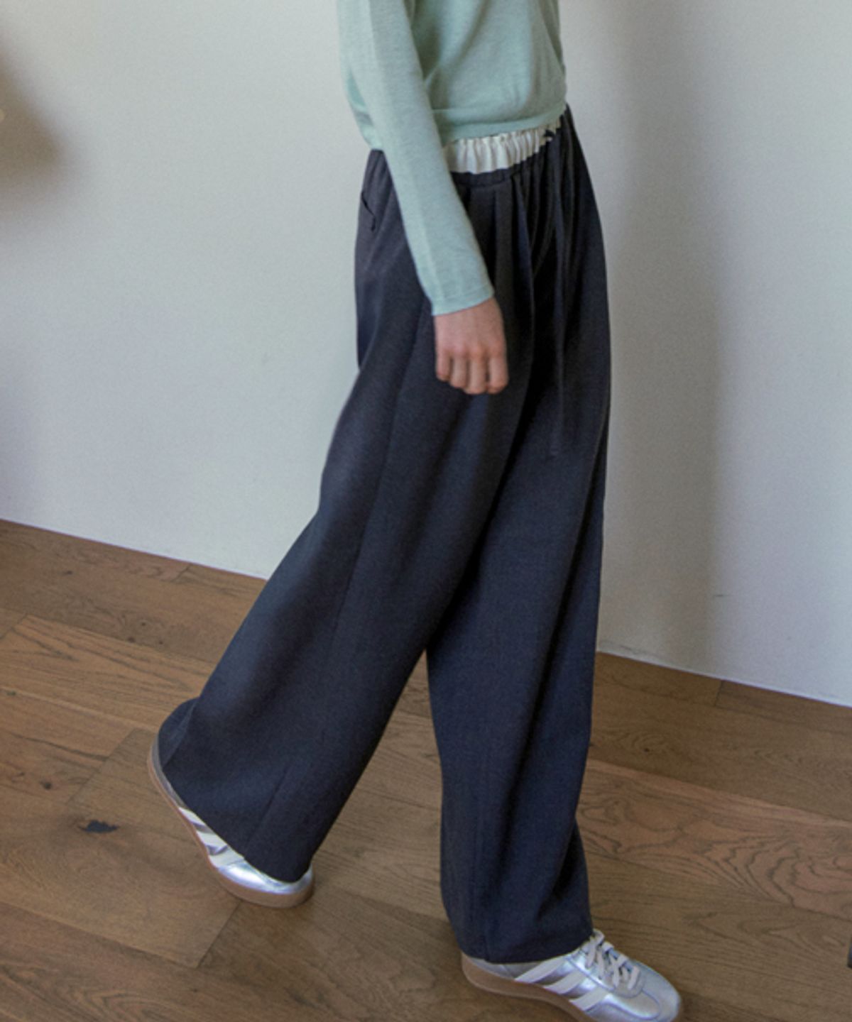 헤인트(HAINT) BAY RELAXED WIDE SLACKS_CHARCOAL