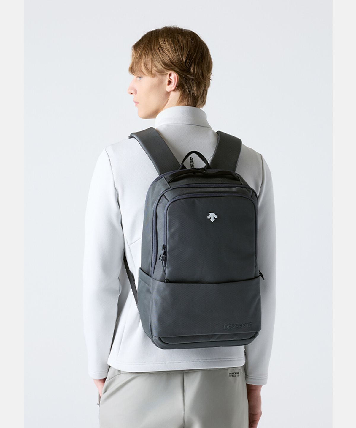 데상트(DESCENTE) 시티베이직 백팩 (22L) 다크 그레이 SR123UBP17