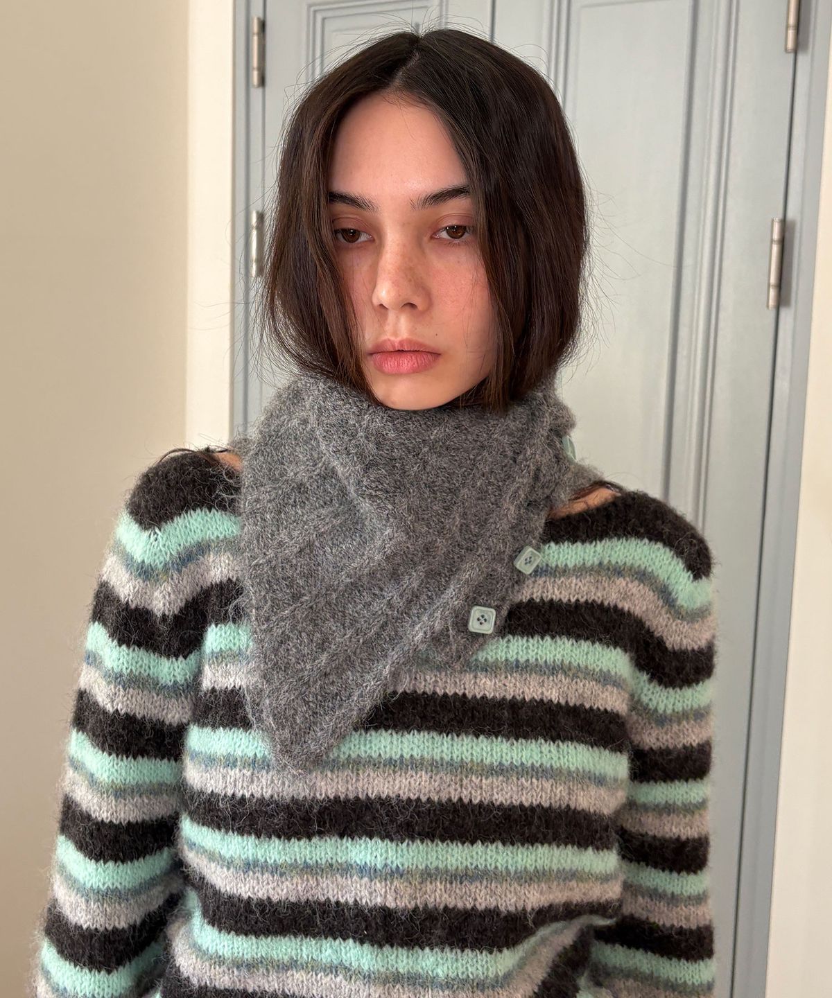 헤레틱(HERETIC) BUTTON SCARF NECK WARMER / charcoal