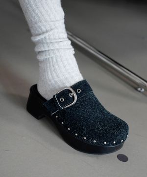 헤어리 리벳 클로그 블랙