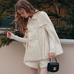 Cest_Elegant quilted cape coat