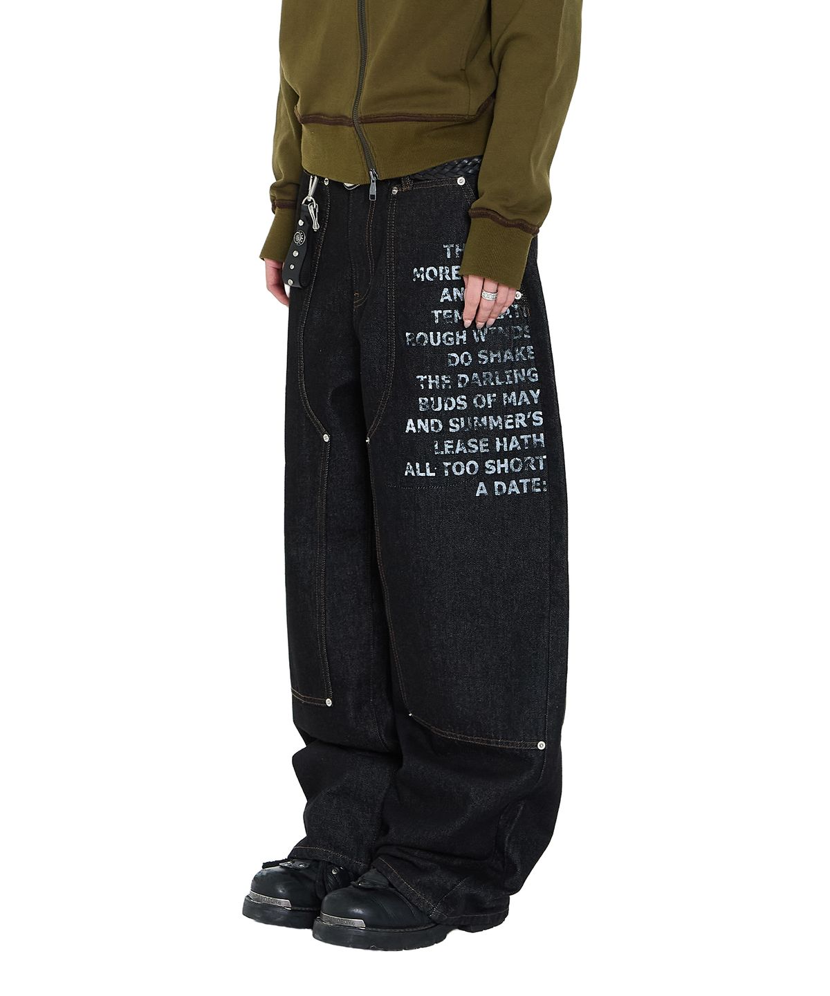 아캄(AAKAM) Double Knee Lettering Denim Pants (Black)