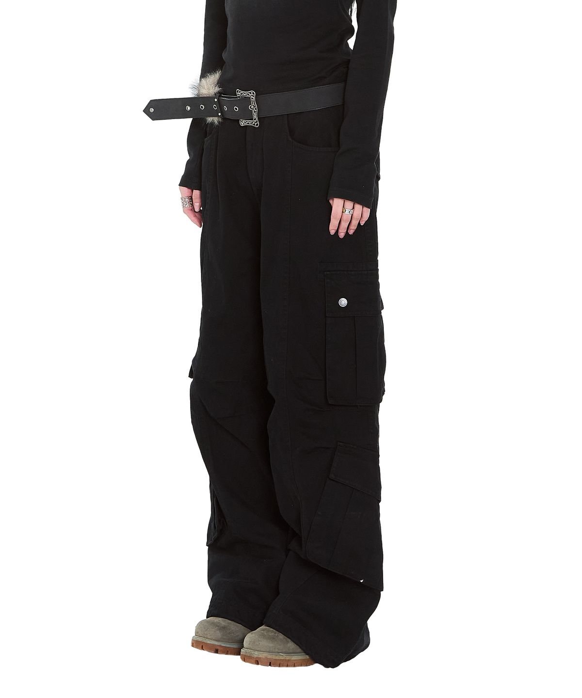아캄(AAKAM) Knee Pin-Tuck Double Pocket Cargo Pants (Black)