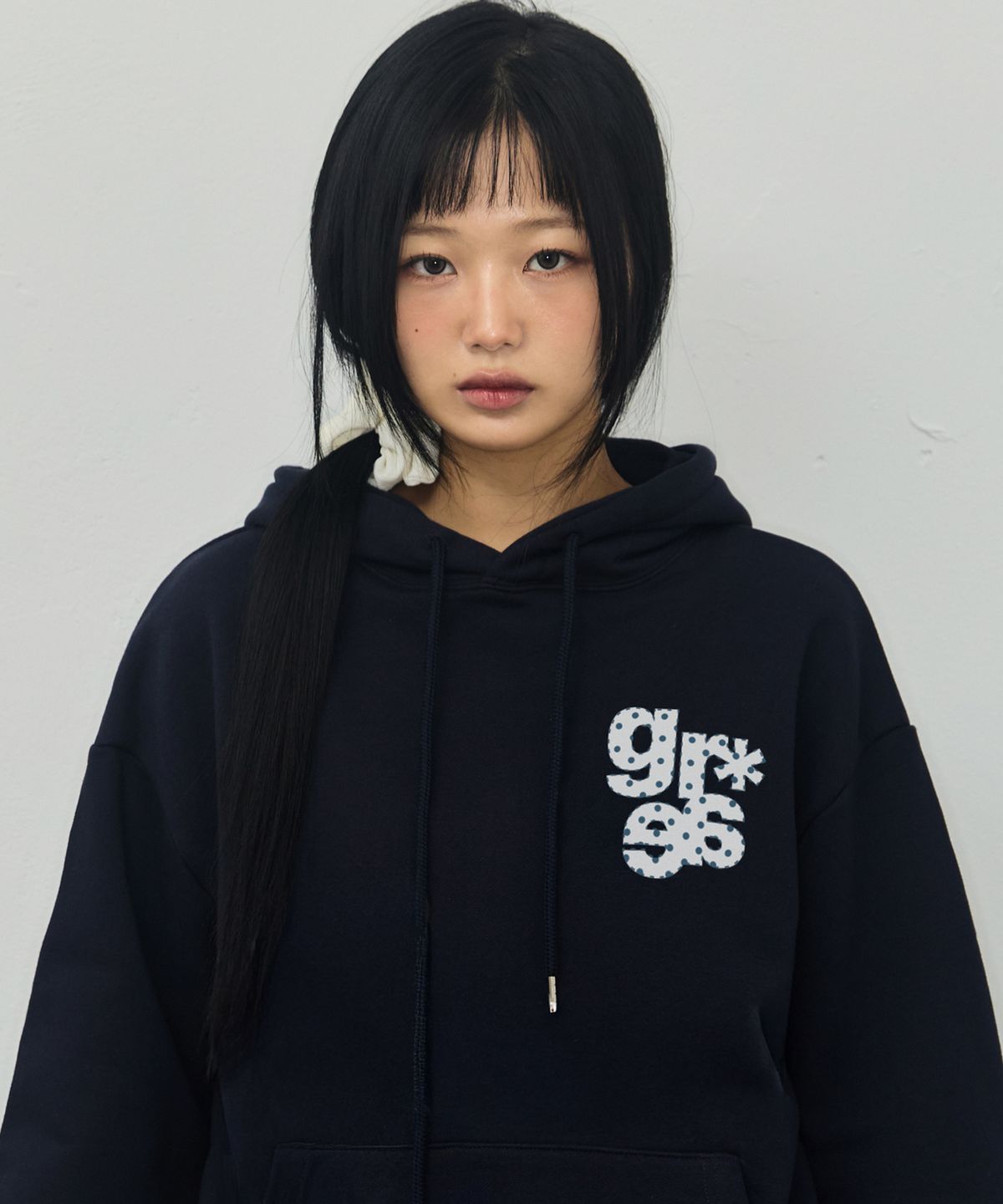 그레이버(GRAVER) [UNISEX]스몰 GRAE-S DOT 후드티_네이비