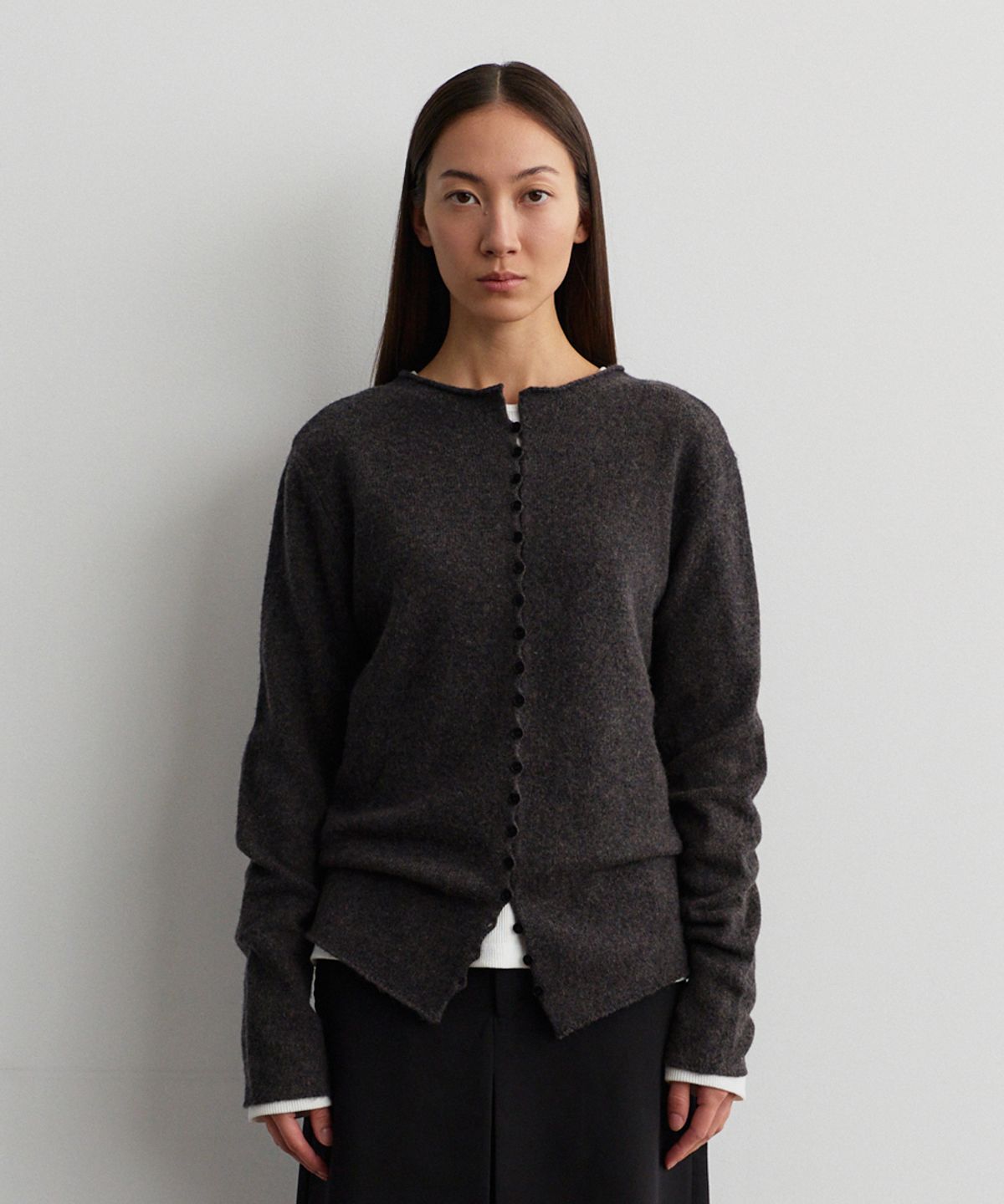 모헤(MOHAE) Button line cardigan _ charcoal
