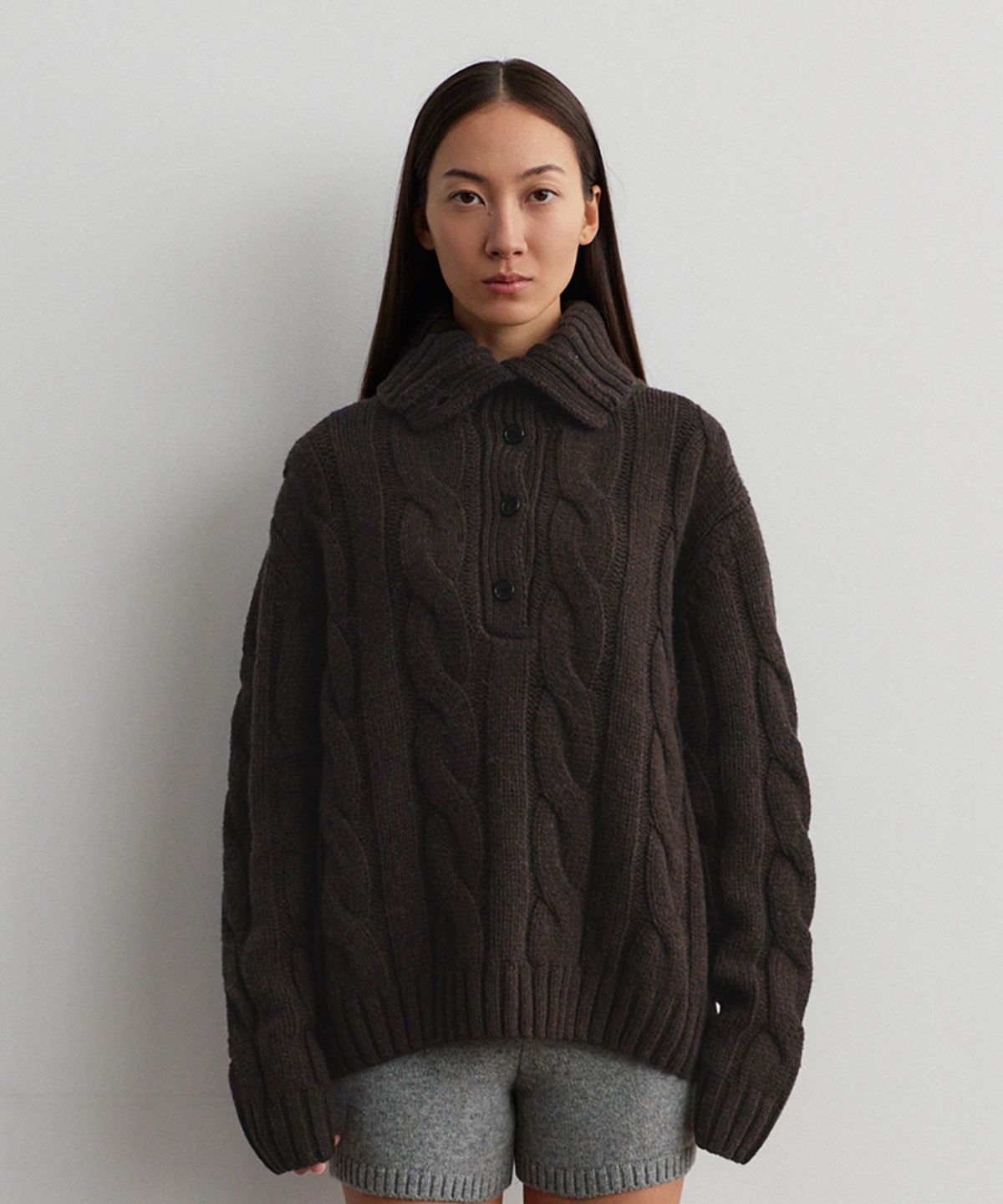 모헤(MOHAE) Cable half turtle neck button knit _ brown