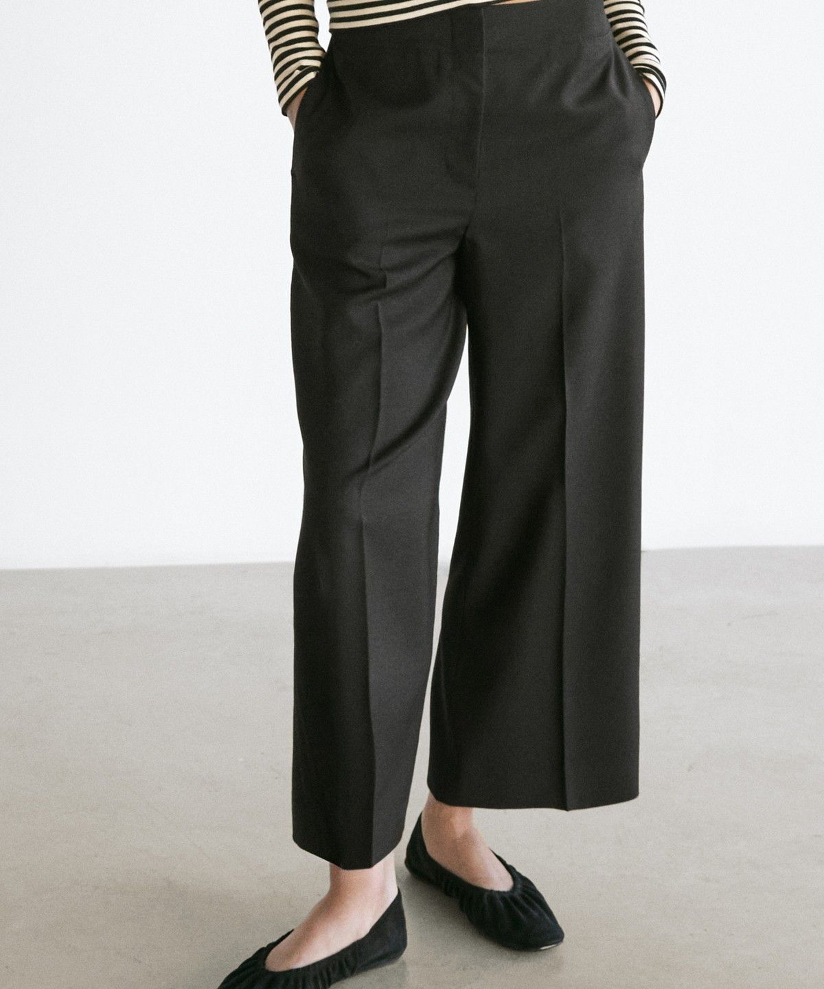 마시모두띠(MASSIMO DUTTI) 울 크롭 와이드 레그 팬츠