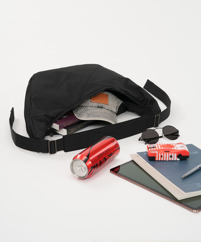 Nomadism Grande, Jet Black