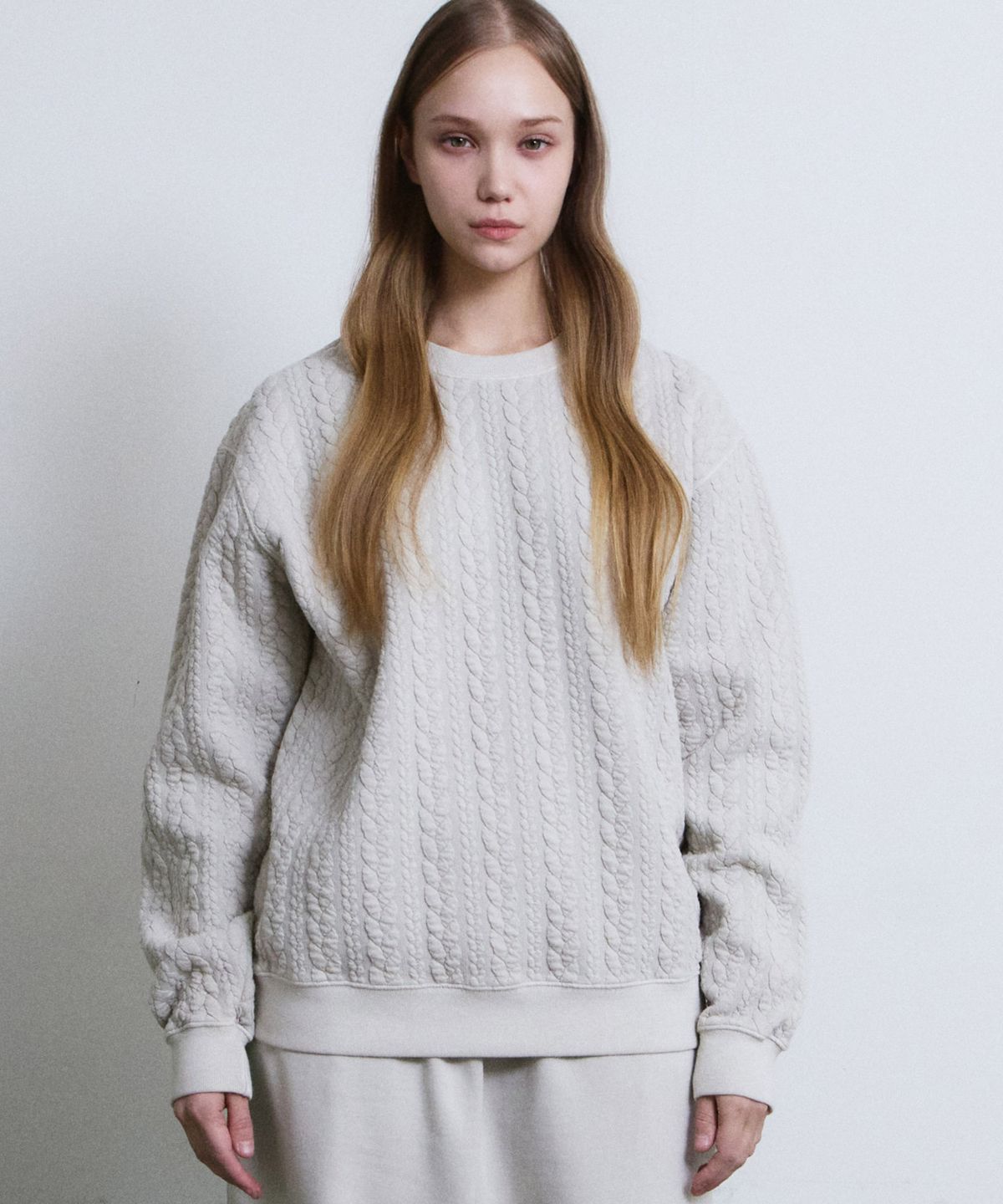 에이던엠(ADERNM) GRANMA CABLE SWEATSHIRTS (BEIGE)