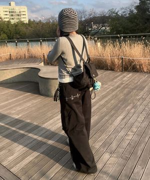 온본 로고 카고 팬츠_블랙