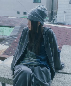 더스티 니트 비니 차콜