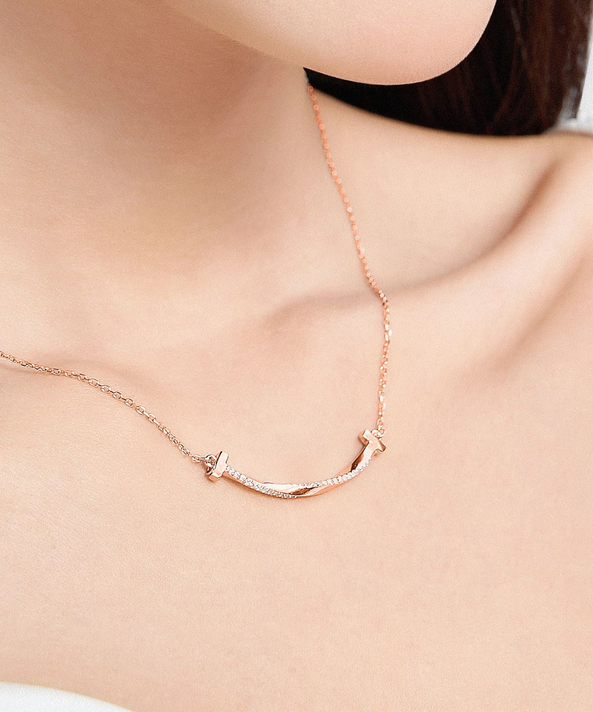 쥴리어스(JULIUS1) Silver925 cubic T smile necklace