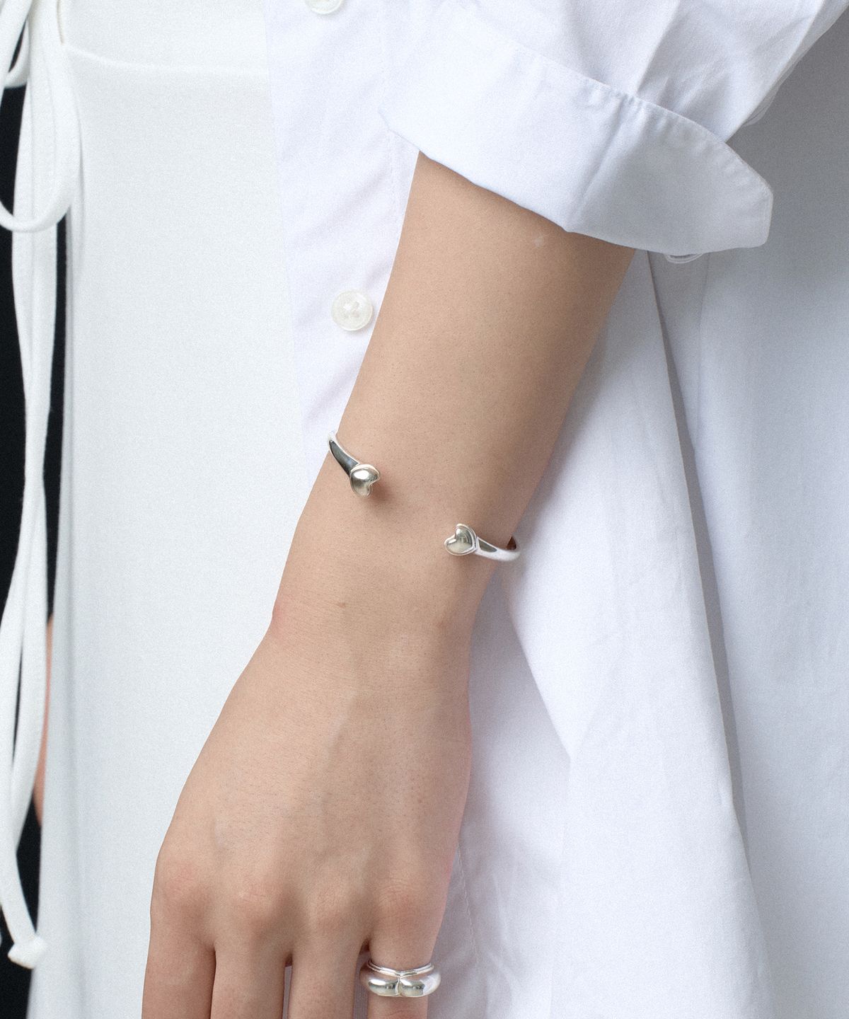 티에르노(TIERNO) B.005/HEART BANGLE BRACELET
