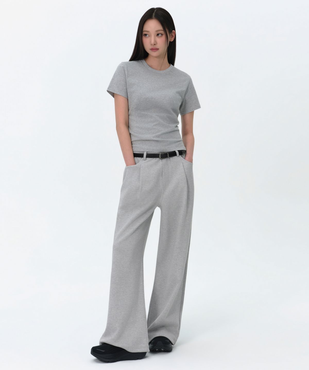 무신사 스탠다드 우먼(MUSINSA STANDARD WOMAN) 우먼즈 플레인 크루 넥 티셔츠 [미디엄 그레이]